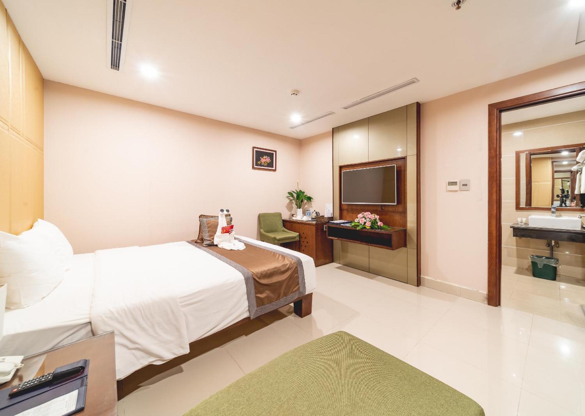 Bien Bac Hotel Mong Cai Exterior photo