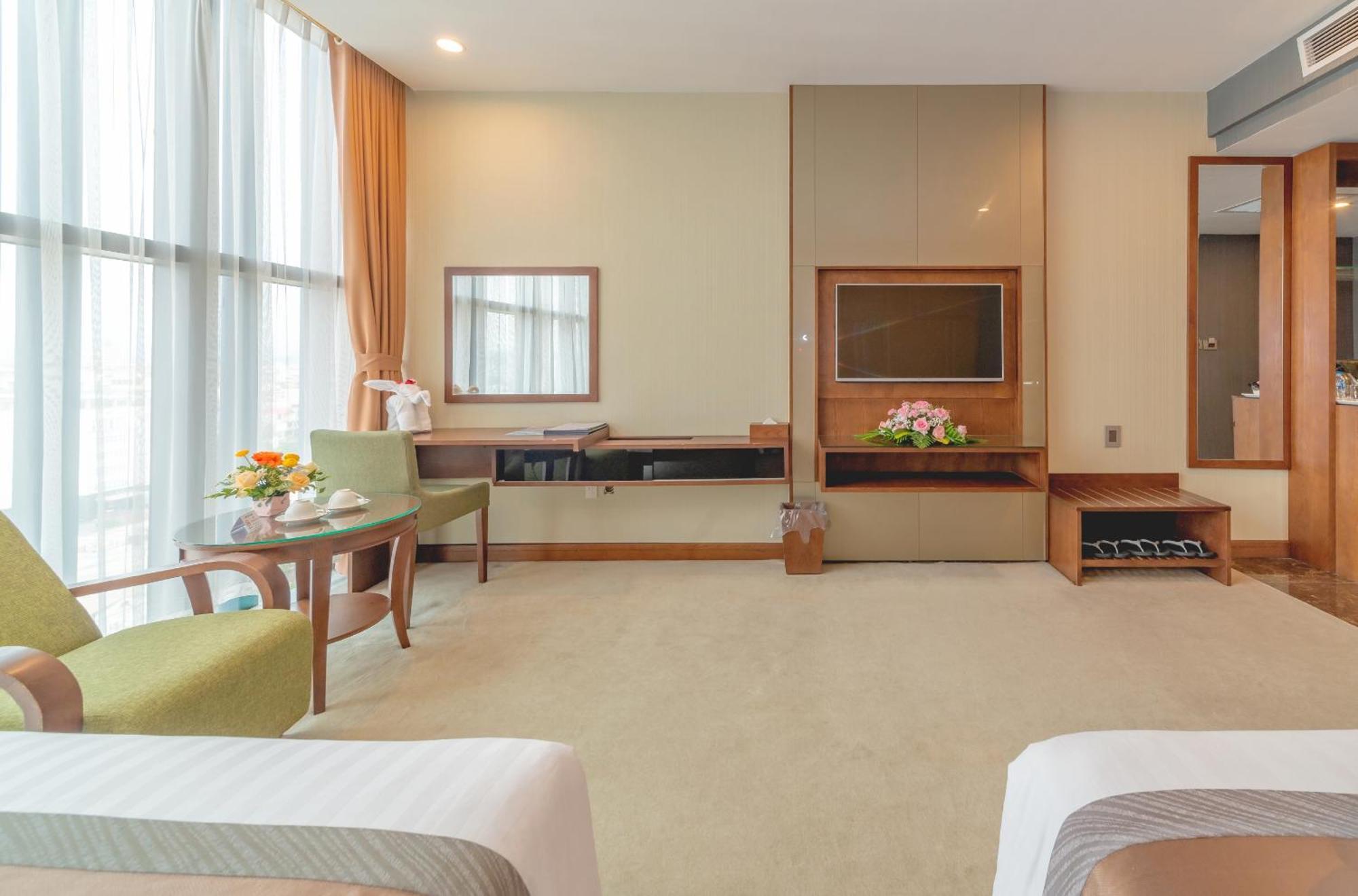 Bien Bac Hotel Mong Cai Exterior photo