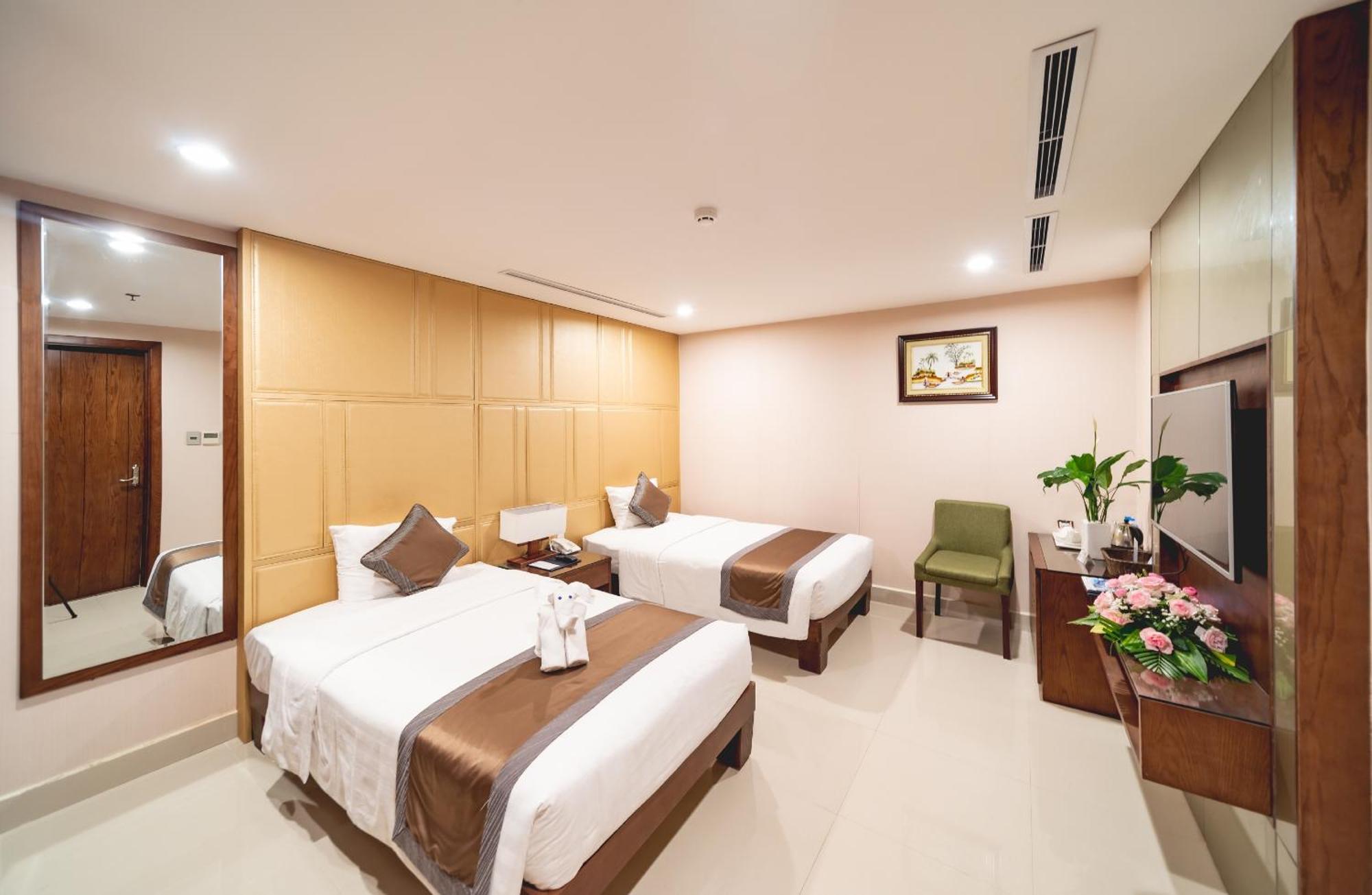 Bien Bac Hotel Mong Cai Exterior photo