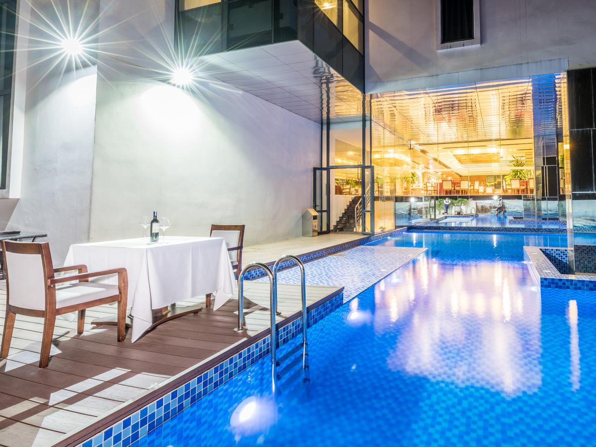 Bien Bac Hotel Mong Cai Exterior photo
