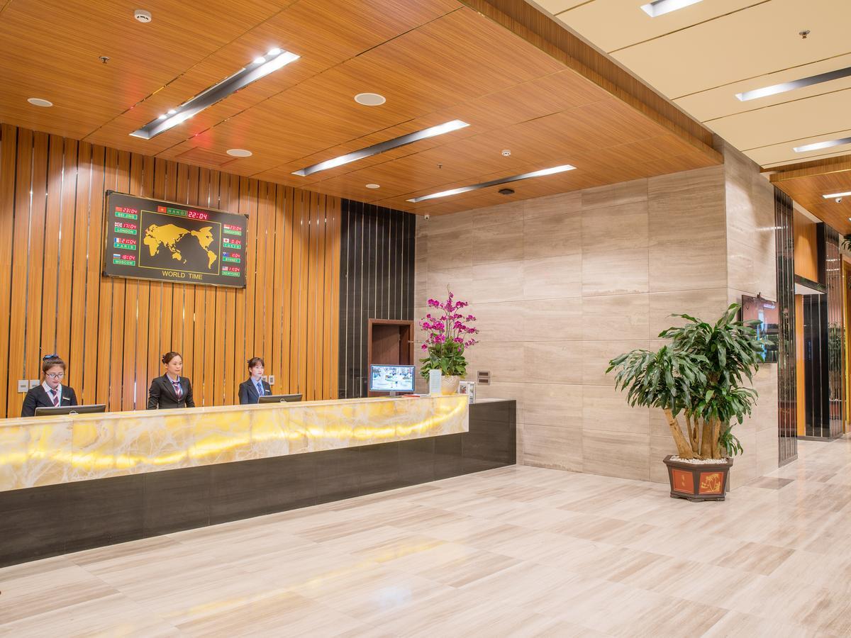 Bien Bac Hotel Mong Cai Exterior photo
