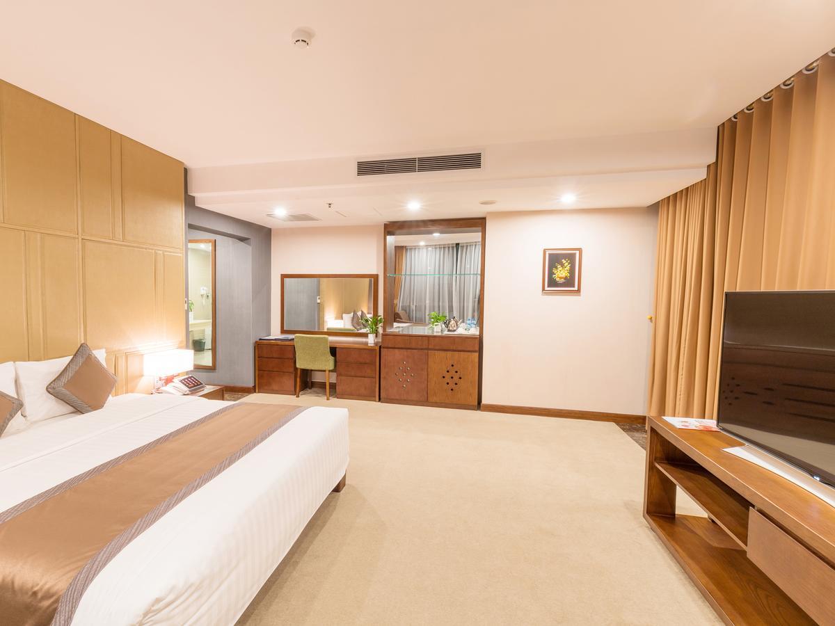 Bien Bac Hotel Mong Cai Exterior photo